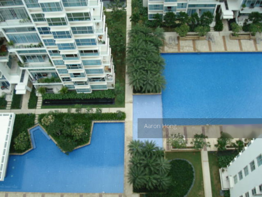 The Esta thumbnail photo